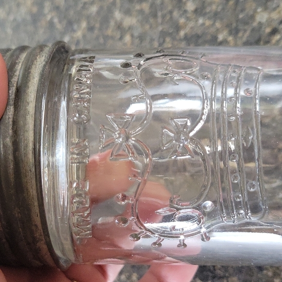 Vintage glass Jar with Zinc lid - Picture 10 of 13